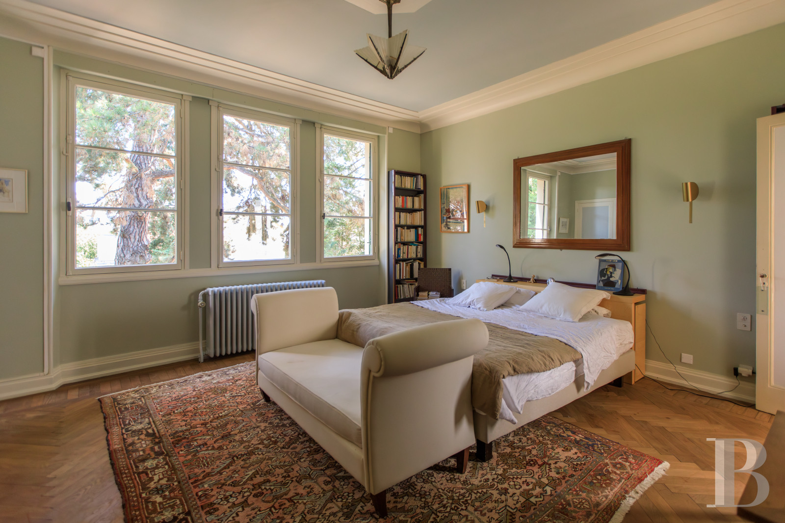 En Saône-et-Loire, à Mâcon, une villa et son jardin entièrement de style Art déco - photo  n°40